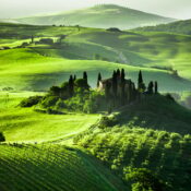 Beautiful sunrise in San Quirico d'Orcia, Tuscany, Italy | SUPERPOBYT World